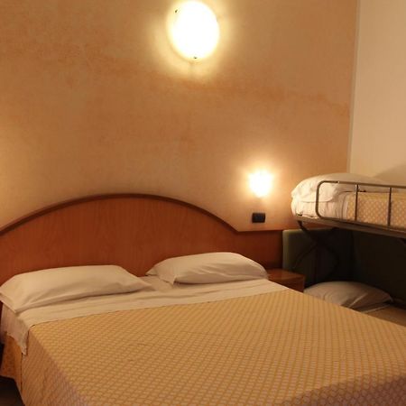 Hotel Adele Μπελάρια-Ιτζέα Μαρίνα Εξωτερικό φωτογραφία