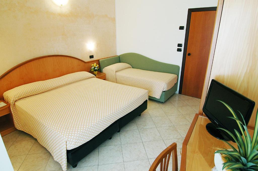 Hotel Adele Μπελάρια-Ιτζέα Μαρίνα Εξωτερικό φωτογραφία