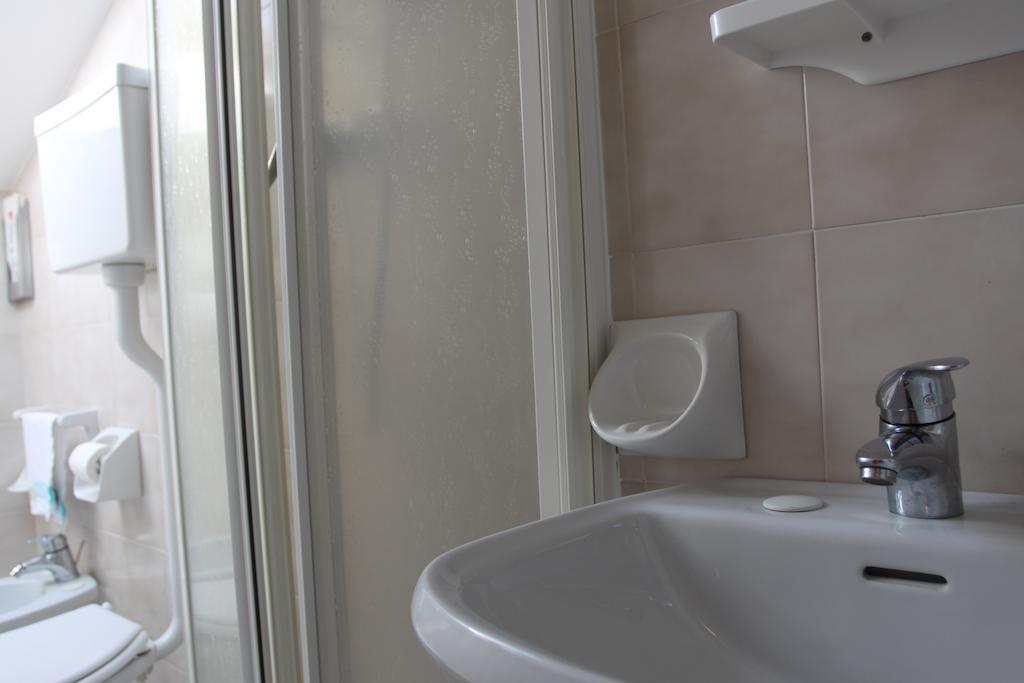 Hotel Adele Μπελάρια-Ιτζέα Μαρίνα Δωμάτιο φωτογραφία