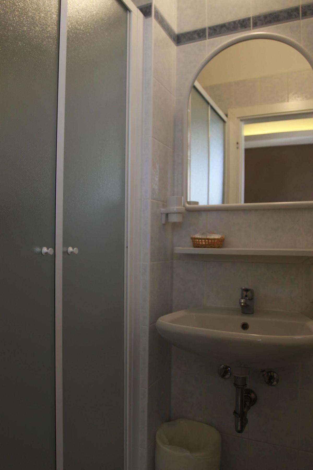 Hotel Adele Μπελάρια-Ιτζέα Μαρίνα Εξωτερικό φωτογραφία