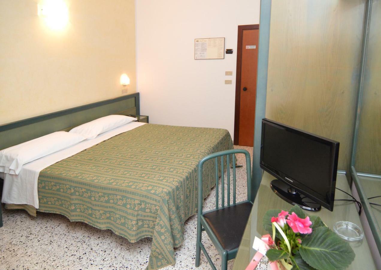 Hotel Adele Μπελάρια-Ιτζέα Μαρίνα Εξωτερικό φωτογραφία